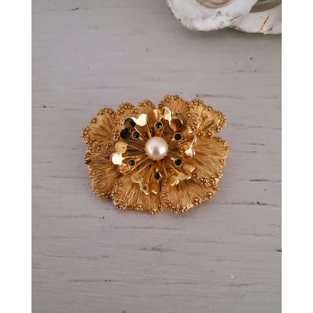 Vintage Sarah Coventry Gold-tone Floral Faux Pearl Brooch
